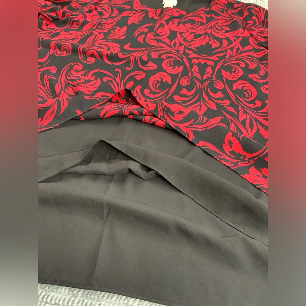 3/$30 Chicos Women's Size 1 Blouse Red Black High Low Lined Dressy  Floral Top - Picture 6 of 13